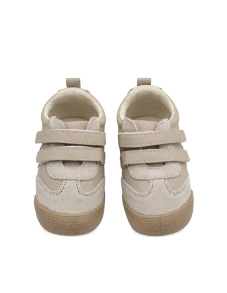 Deportivas bebé beige con velcro vista frontal