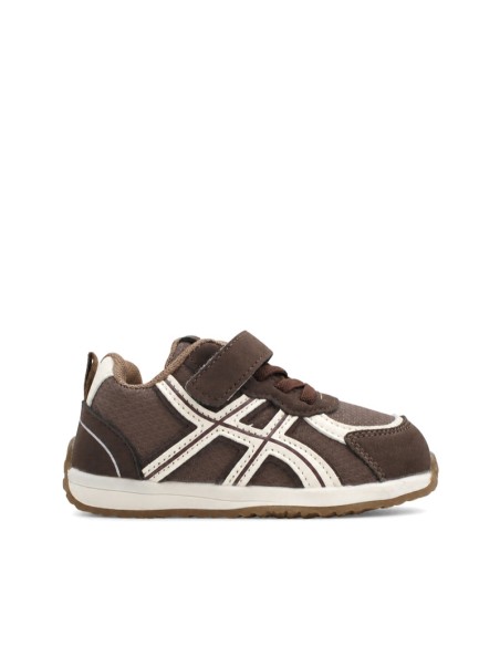 Zapatillas deportivas niño marrón con velcro y suela de goma