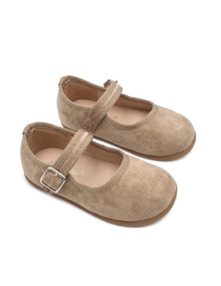 Merceditas beige niña con hebilla y acabado de antelina