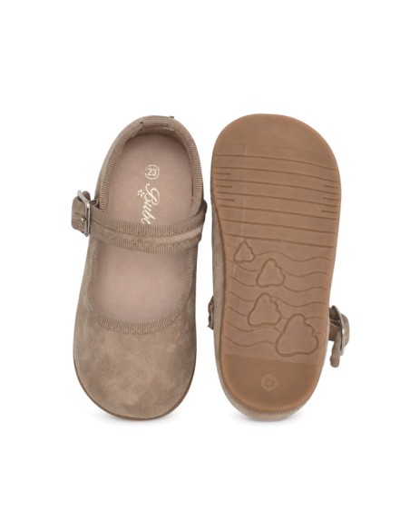 Merceditas infantiles beige de antelina con tira de hebilla