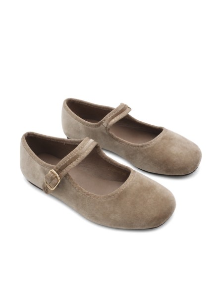 Mercedita taupe infantil con suela de goma vista desde arriba