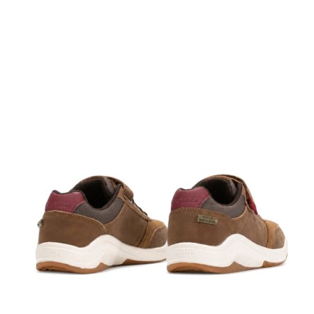 Zapatillas Joma Jarama Jr marrones vistas desde atrás