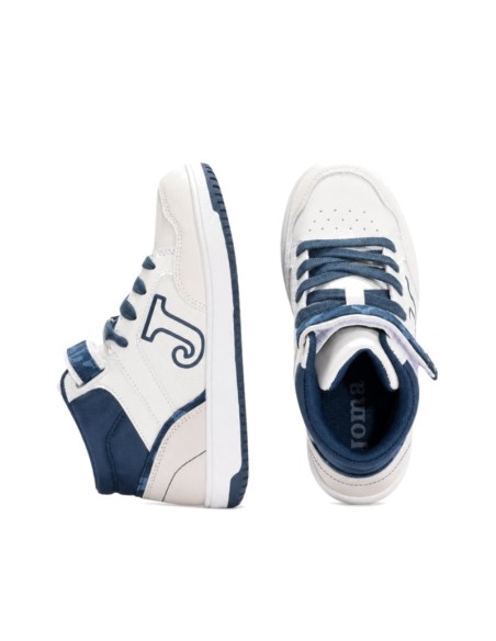 Botín deportivo niño blanco Joma Berry visto desde arriba con cordones azules