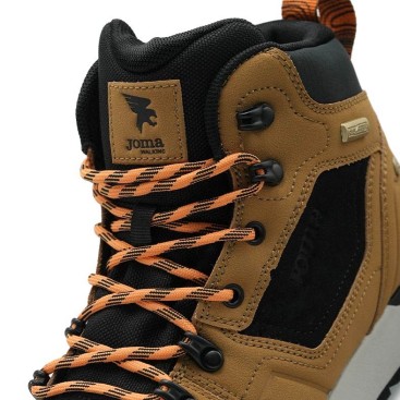 Detalle de cordones y protección AISLATEX en botas trekking Joma hombre