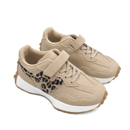 Zapatillas niña beige con leopardo en vista diagonal