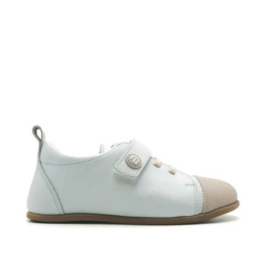 Zapato respetuoso Andanines azul celeste de piel