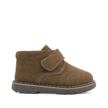 Botines niño serraje taupe con cierre de velcro