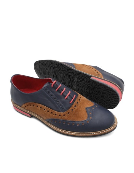 Zapatos brogue azul marino y camel con cordones rojos