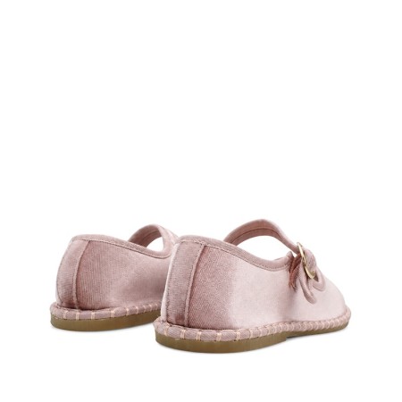 Mercedita rosa de niña con hebilla dorada vista trasera