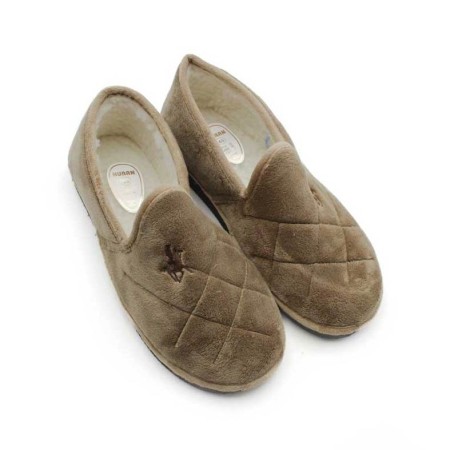 Zapatilla casa cerrada 1880 beige