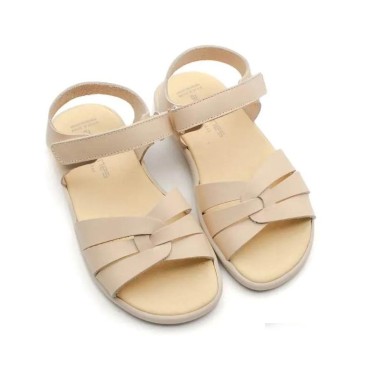 Sandalias beige para verano de niña