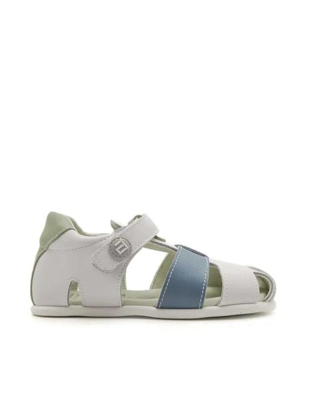 sandalias niño respetuosas blancas cerradas