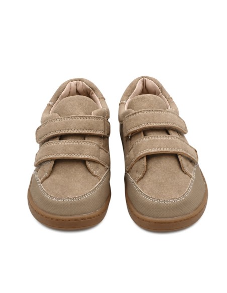 Bamba infantil taupe respetuosa vista lateral con puntera reforzada