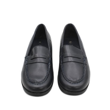 Zapatos mocasín niña azul marino vistos de frente
