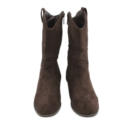 Botas cowboy marrones niña vistas de frente con diseño campero