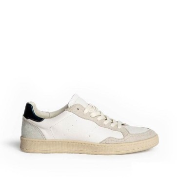 Zapatilla blanca mujer con talón azul metalizado