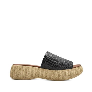 Sandalia de plataforma con piel trenzada negra Made in Spain