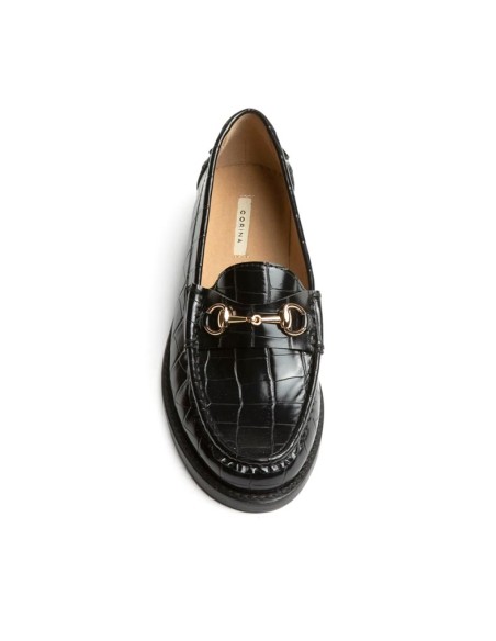 Mocasín Corina negro efecto coco con estribo dorado vista superior