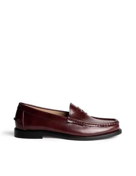 Mocasín castellano burdeos Corina M6650 para mujer vista lateral exterior