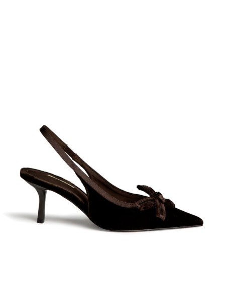 Zapato tacón terciopelo marrón Corina con lazo vista lateral