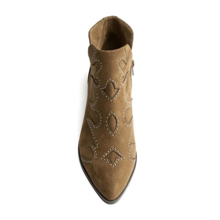 Botín camel de antelina con puntera afinada