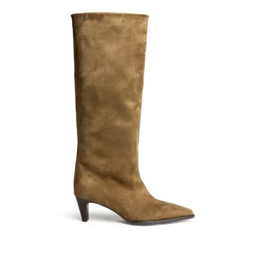 Bota alta caña ancha camel mujer Corina M6887 vista lateral