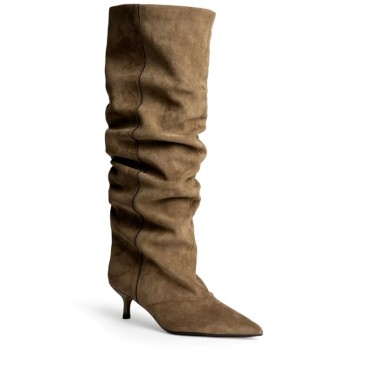 Bota alta Corina camel con tacón kitten de 5 cm