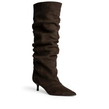 Bota marrón de antelina con tacón kitten y punta fina