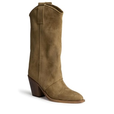 Bota alta camel de antelina con tacón campero de 8 cm