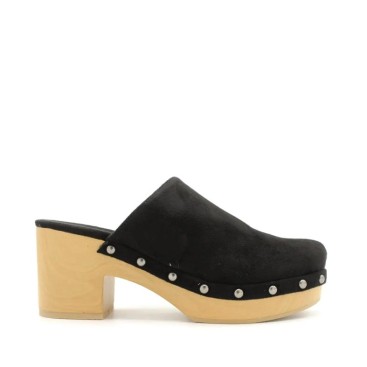 ZUECO MADERA negro con tachas
