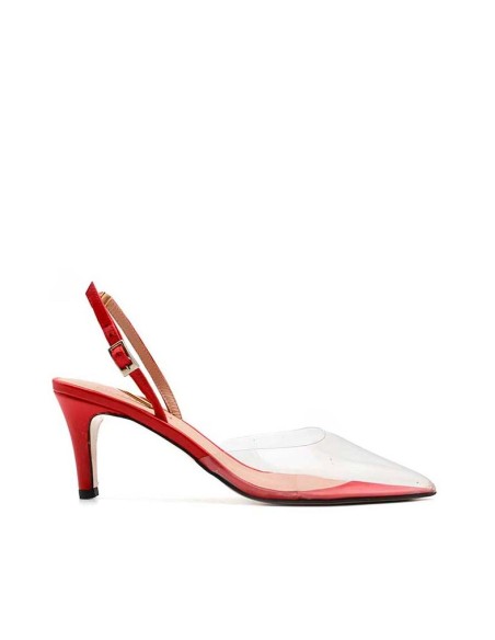 zapatos rojos de vinilo y piel