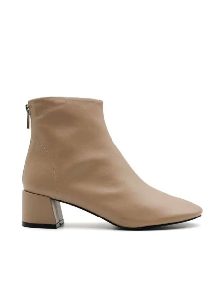 botín tacón cuadrado beige