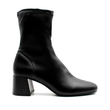 botines tacón cómodo negro con caña ajustada