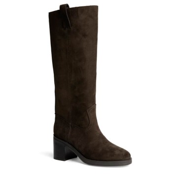 Bota alta campera marrón de mujer vista diagonal