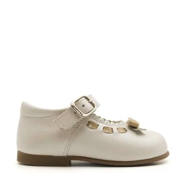 Merceditas niña piel beige