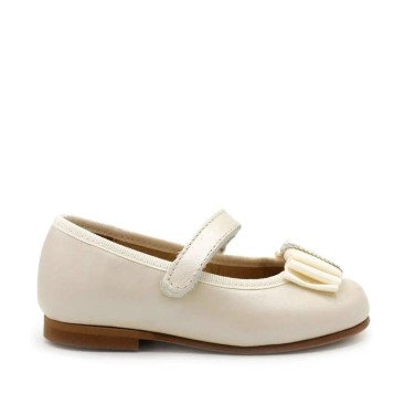 mercedita niña piel beige