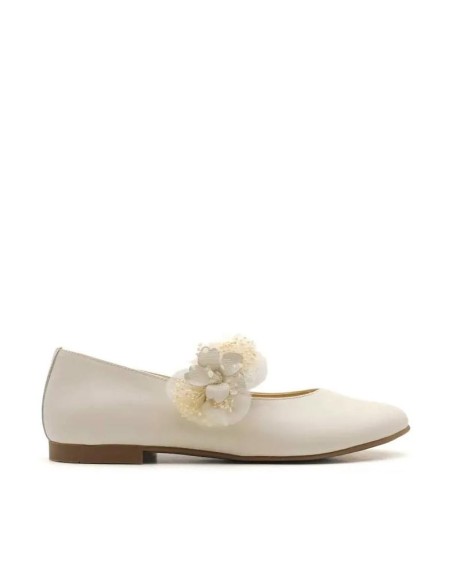 Zapatos de Comunión para Niñas Andanines beige de piel con flor decorativa extraíble