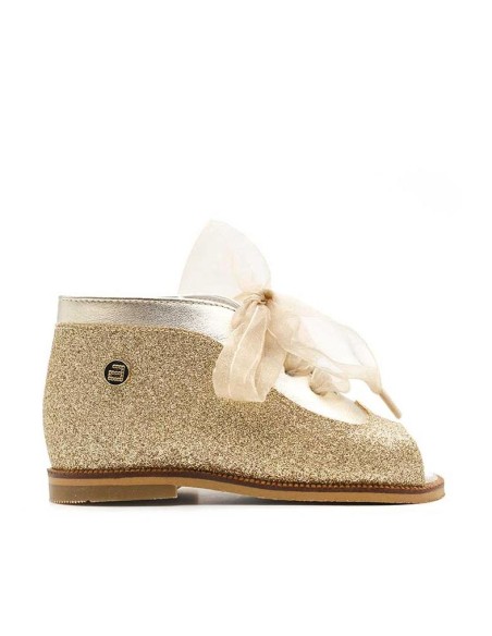 zapato abotinado de glitter dorado para niña