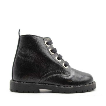 Botines charol niña negro