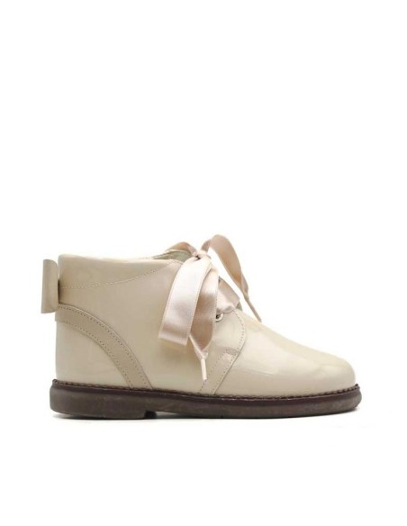 Botines elegantes niña beige