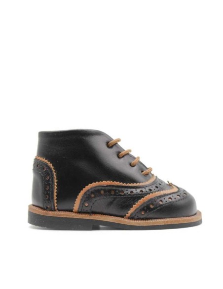 Zapato botín bebé piel negra