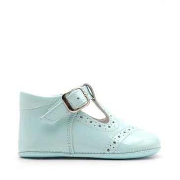 Zapatos charol azul bebé