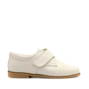 zapatos niño beige de vestir con velcro