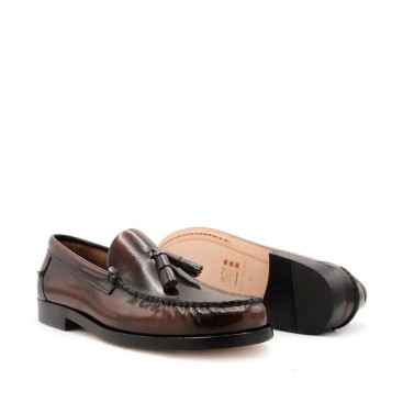 Zapatos Castellanos con Borlas