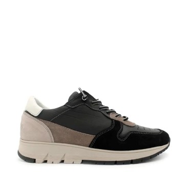 zapatilla casual acolchada negra de hombre