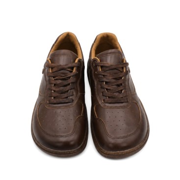 Vista frontal de zapatilla barefoot marrón para hombre