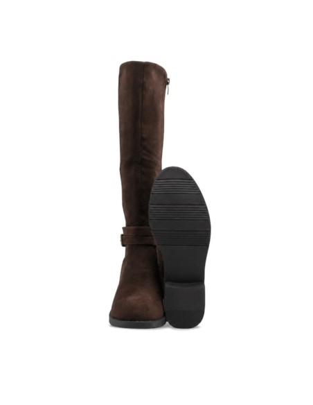 Bota plana marrón chocolate con tacón de 2 cm