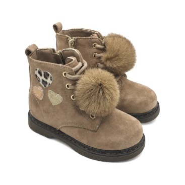 Botas militares taupe niña con pompón decorativo