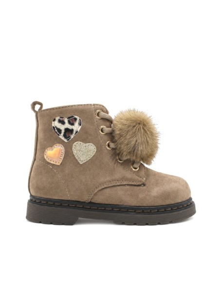 Bota militar taupe niña de antelina con pompón y corazones