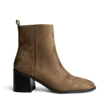 Botín camel de antelina para mujer con tacón bloque de 6 cm Corina M6855 vista lateral